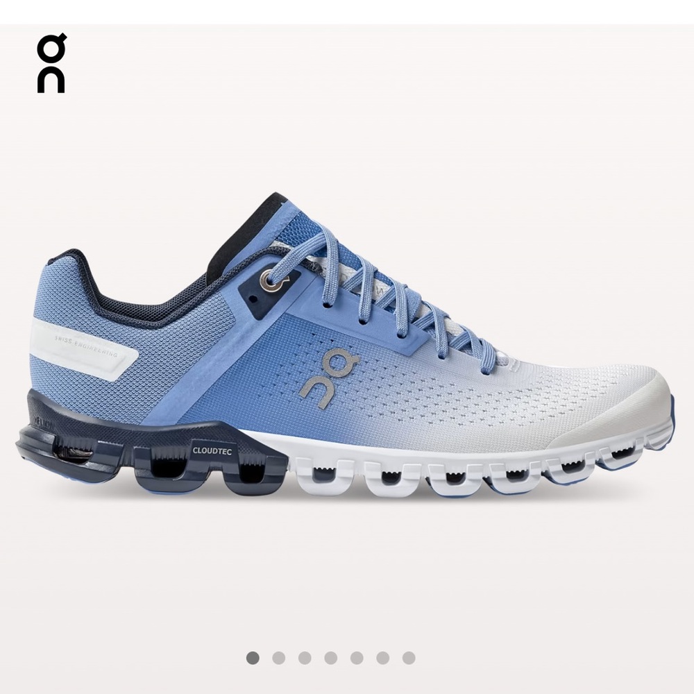 ON Cloudflow Running shoes